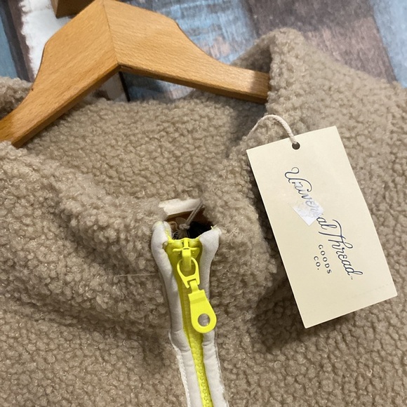 Universal thread teary bear neon green detail jacket - Picture 5 of 16